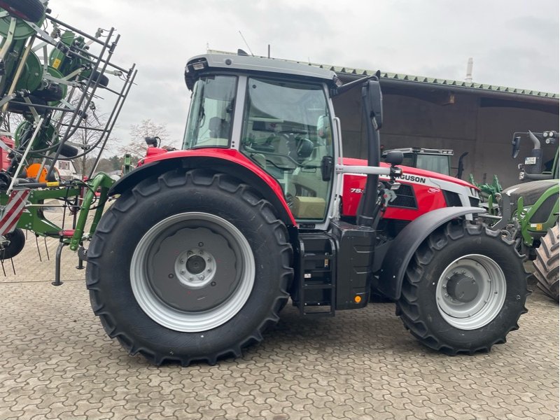 Traktor a típus Massey Ferguson 7S.165 Dyna-VT EFFICIENT, Neumaschine ekkor: Voitze (Kép 1)