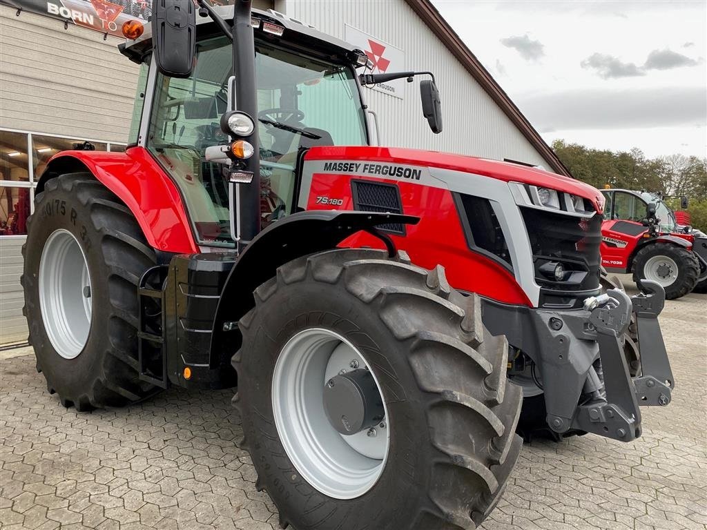 Traktor tipa Massey Ferguson 7S.180 Dyna-6 Efficient LAGERTILBUD, Gebrauchtmaschine u Ringe (Slika 1)