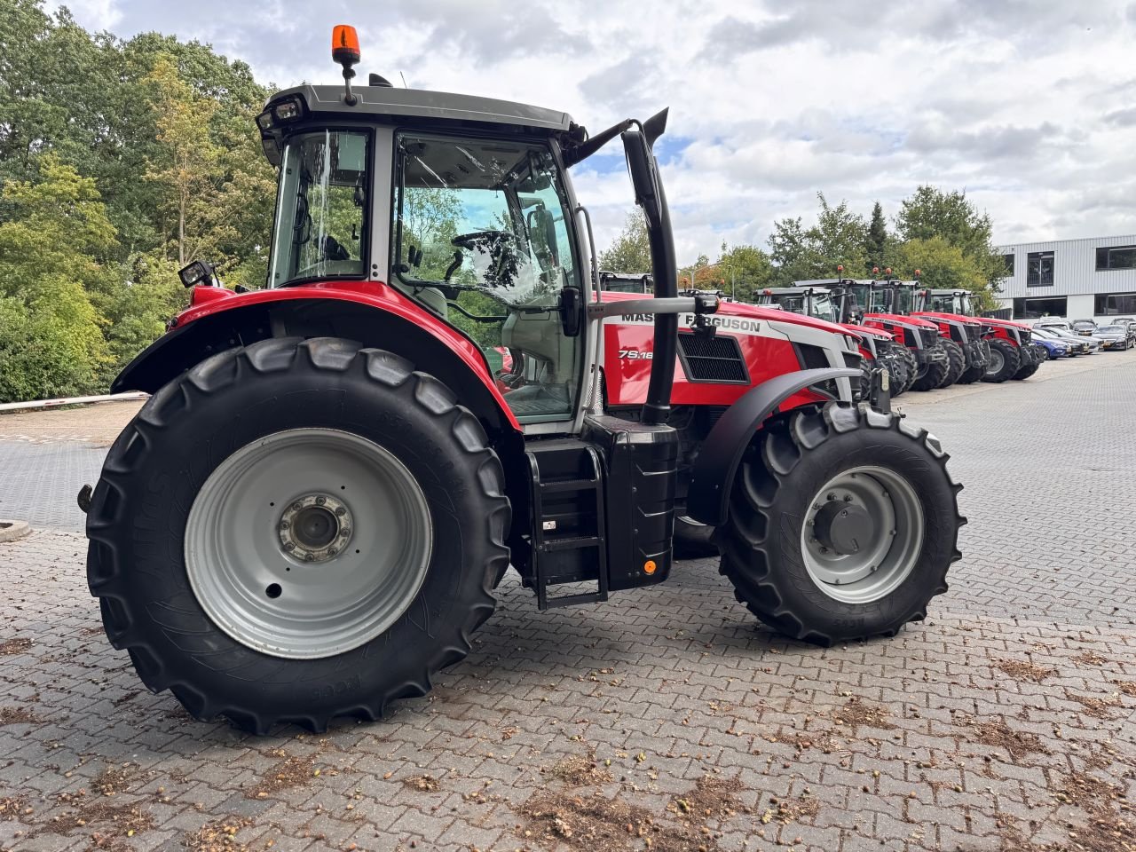 Traktor Türe ait Massey Ferguson 7s.180 Dyna6 Eff, Gebrauchtmaschine içinde Achterveld (resim 2)