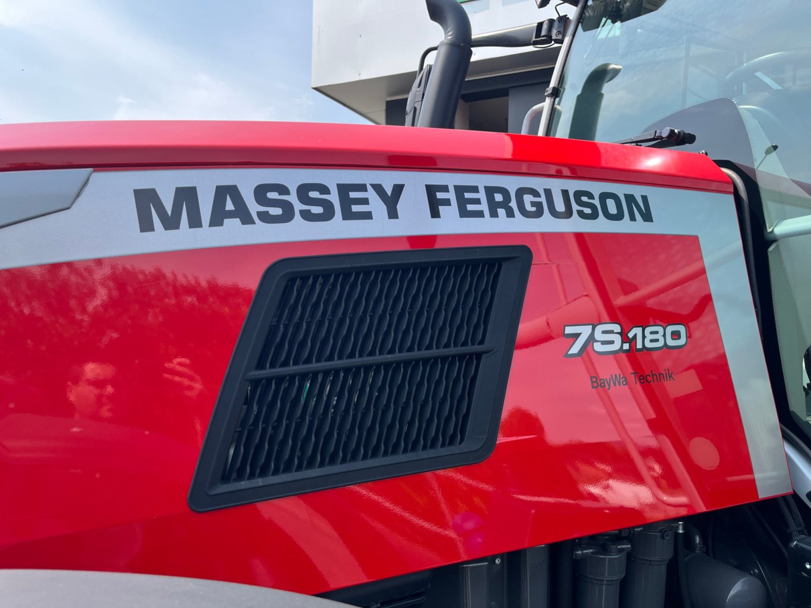 Traktor типа Massey Ferguson 7S.180 DynaVT Exclusive, Gebrauchtmaschine в Frastanz (Фотография 9)