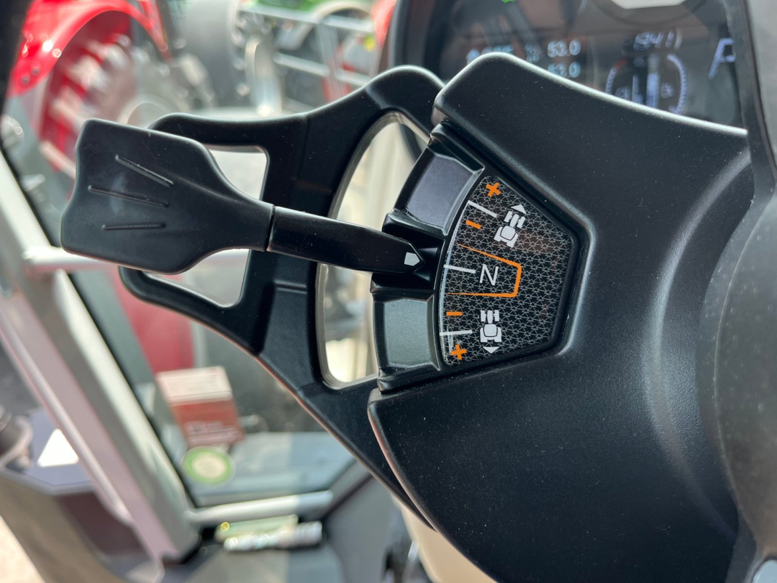 Traktor типа Massey Ferguson 7S.180 DynaVT Exclusive, Gebrauchtmaschine в Frastanz (Фотография 19)