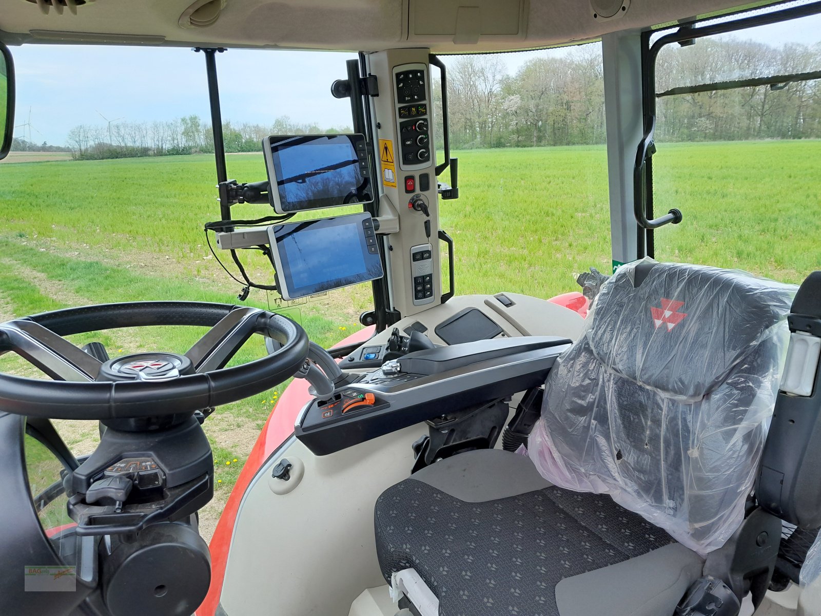 Traktor des Typs Massey Ferguson 7S.180 VT, Neumaschine in Ingelfingen-Stachenhausen (Bild 4)