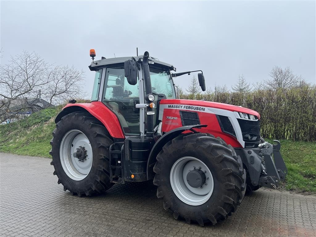 Traktor типа Massey Ferguson 7S.210 Dyna VT Exclusive, Gebrauchtmaschine в Toftlund (Фотография 3)