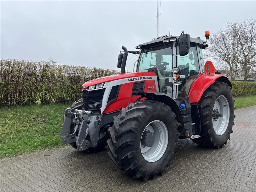 Traktor типа Massey Ferguson 7S.210 Dyna VT Exclusive, Gebrauchtmaschine в Toftlund (Фотография 1)