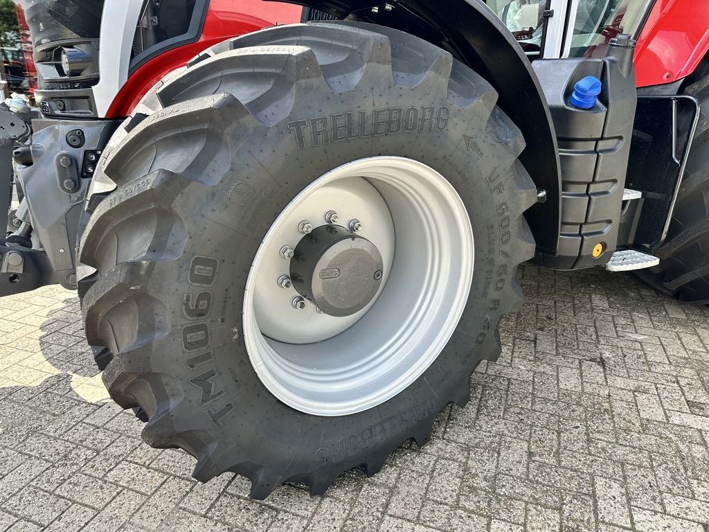 Traktor of the type Massey Ferguson 7S.210 DYNA-VT EXCLUSIVE, Neumaschine in MARIENHEEM (Picture 8)