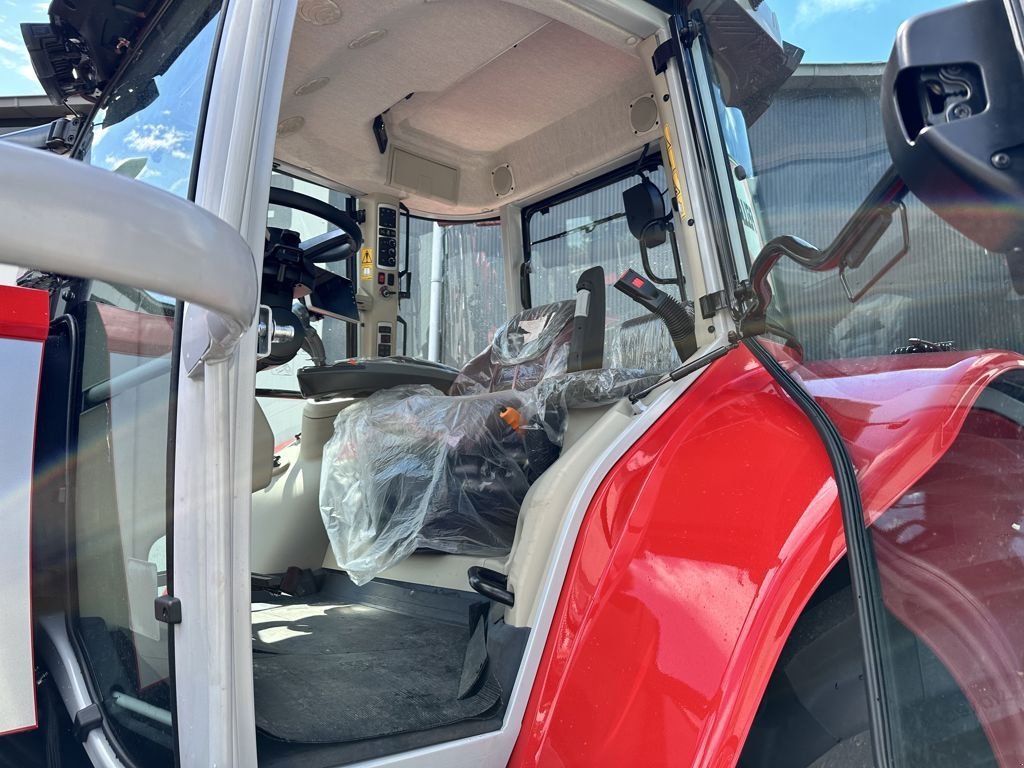 Traktor of the type Massey Ferguson 7S.210 DYNA-VT EXCLUSIVE, Neumaschine in MARIENHEEM (Picture 10)