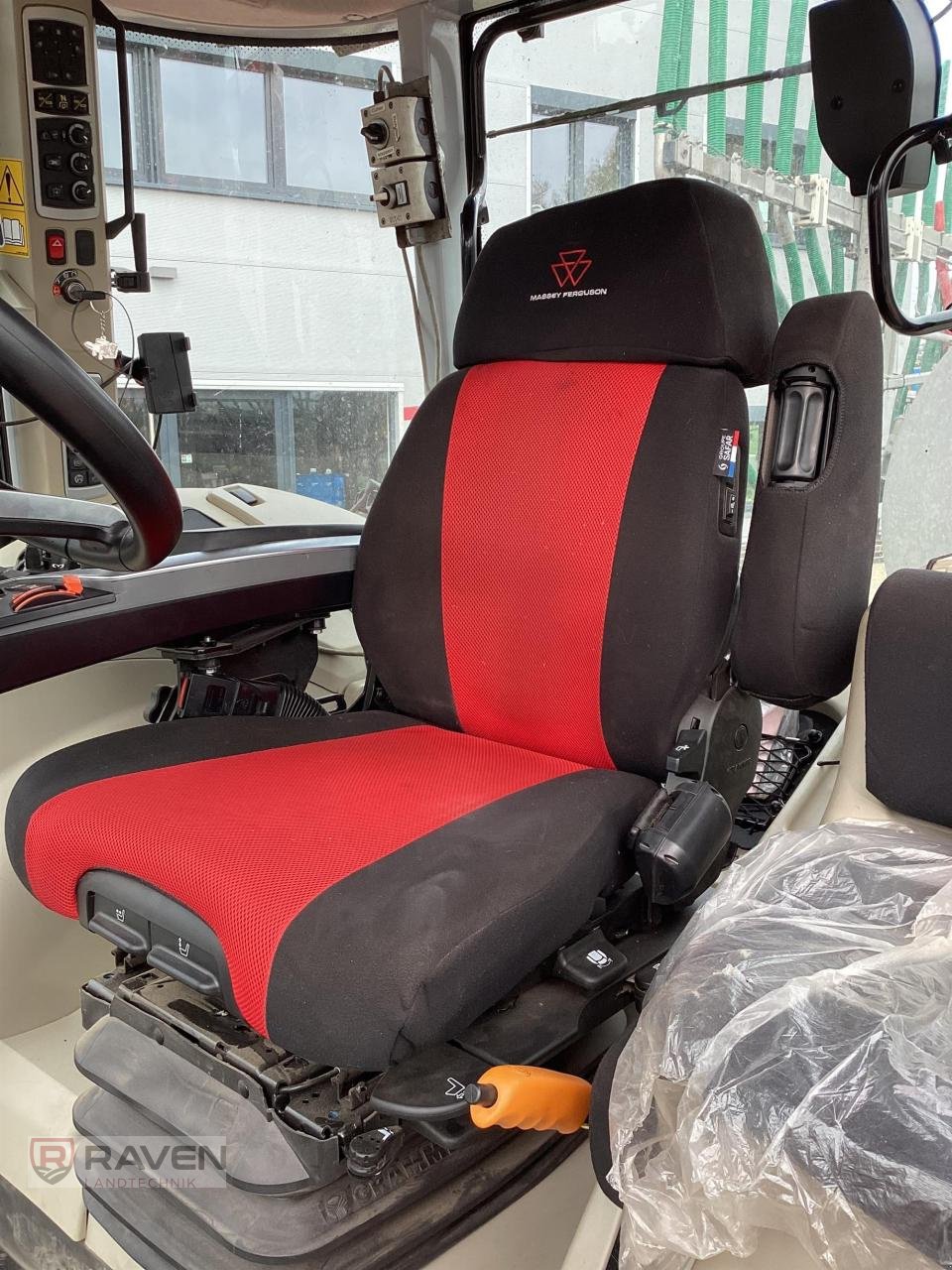 Traktor van het type Massey Ferguson 7S.210 Dyna-VT, Vorführmaschine in Sulingen (Foto 10)