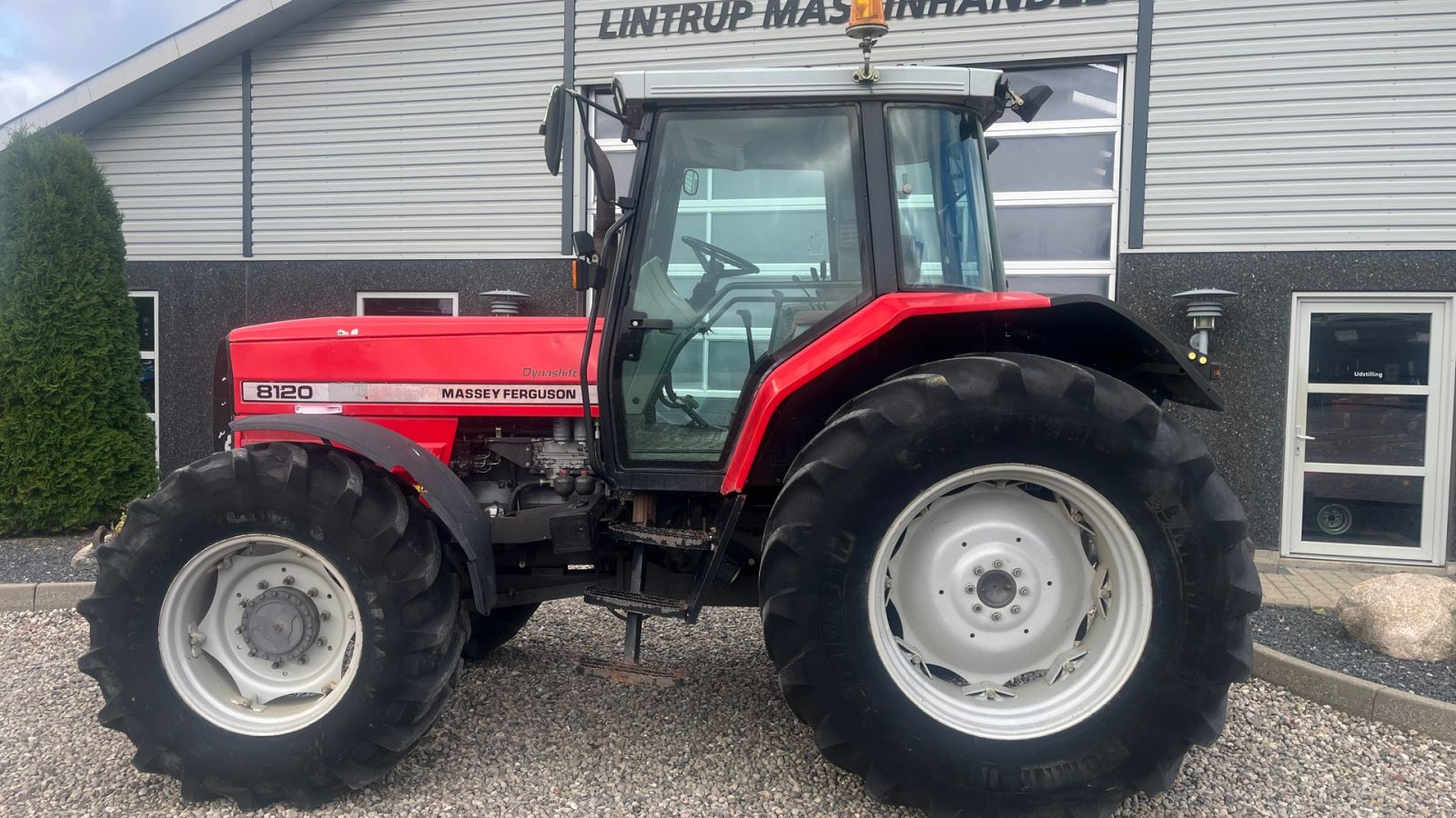 Traktor типа Massey Ferguson 8120 DYNA 4 Med frontlift, Gebrauchtmaschine в Lintrup (Фотография 12)