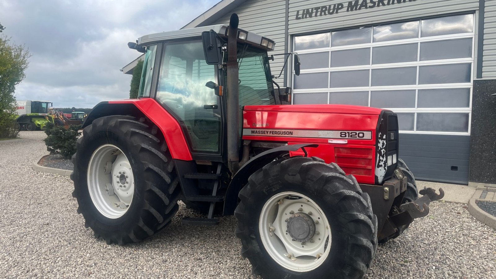 Traktor типа Massey Ferguson 8120 DYNA 4 Med frontlift, Gebrauchtmaschine в Lintrup (Фотография 17)