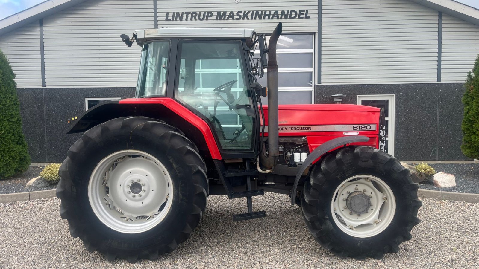 Traktor типа Massey Ferguson 8120 DYNA 4 Med frontlift, Gebrauchtmaschine в Lintrup (Фотография 9)