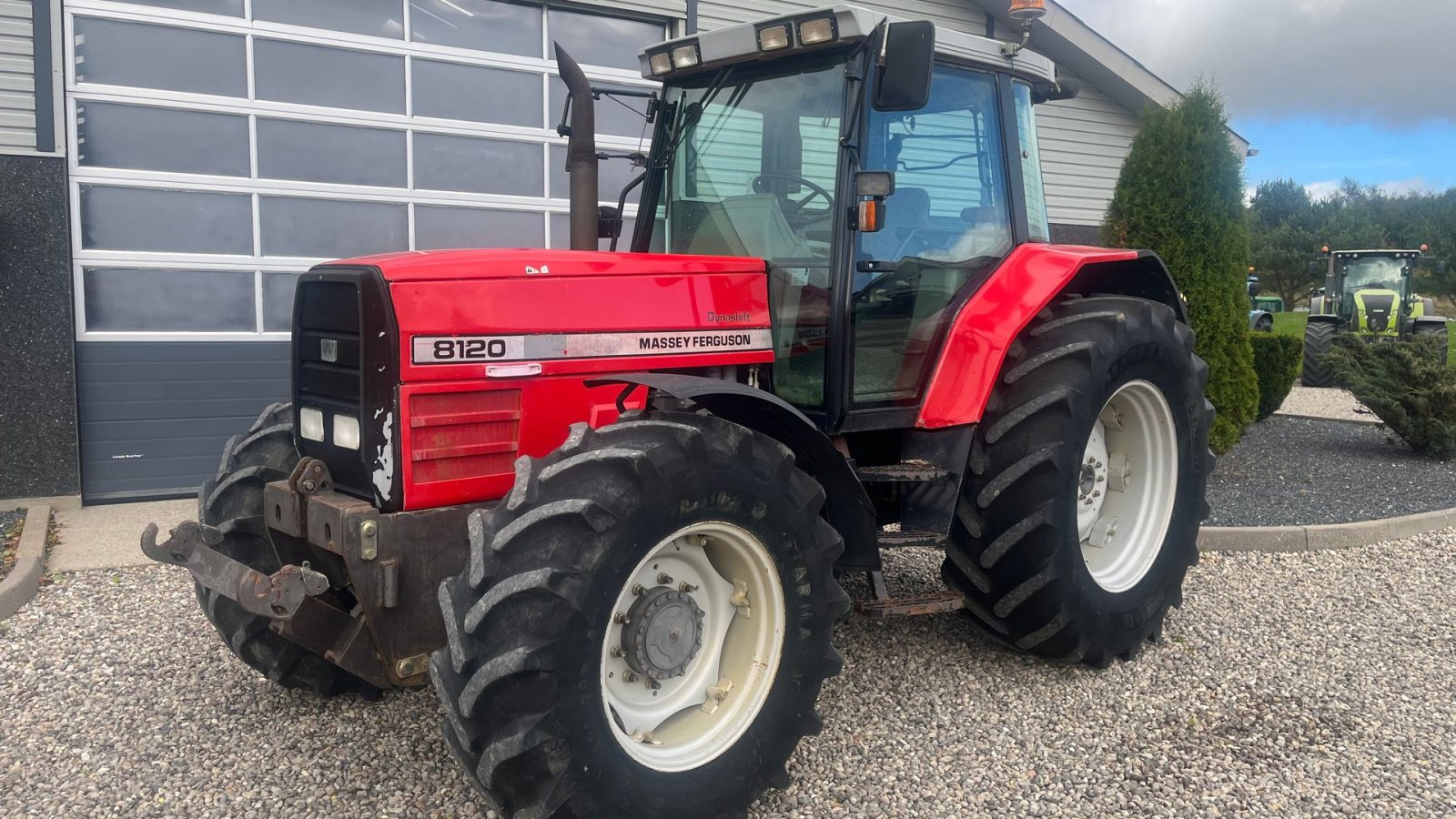 Traktor типа Massey Ferguson 8120 DYNA 4 Med frontlift, Gebrauchtmaschine в Lintrup (Фотография 2)