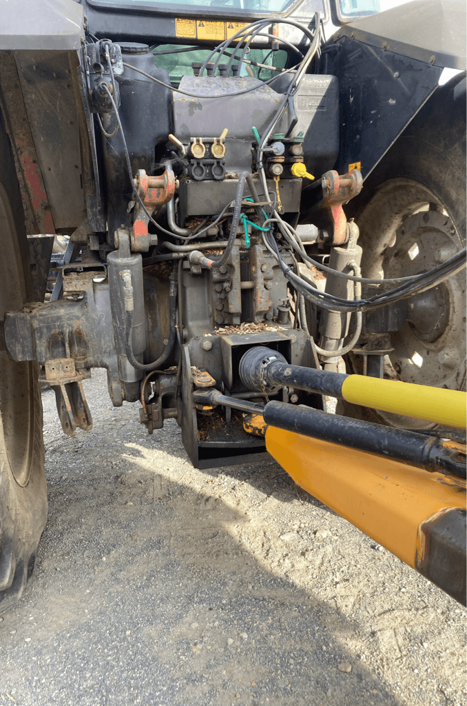 Traktor типа Massey Ferguson 8140 DT, Gebrauchtmaschine в TREMEUR (Фотография 4)