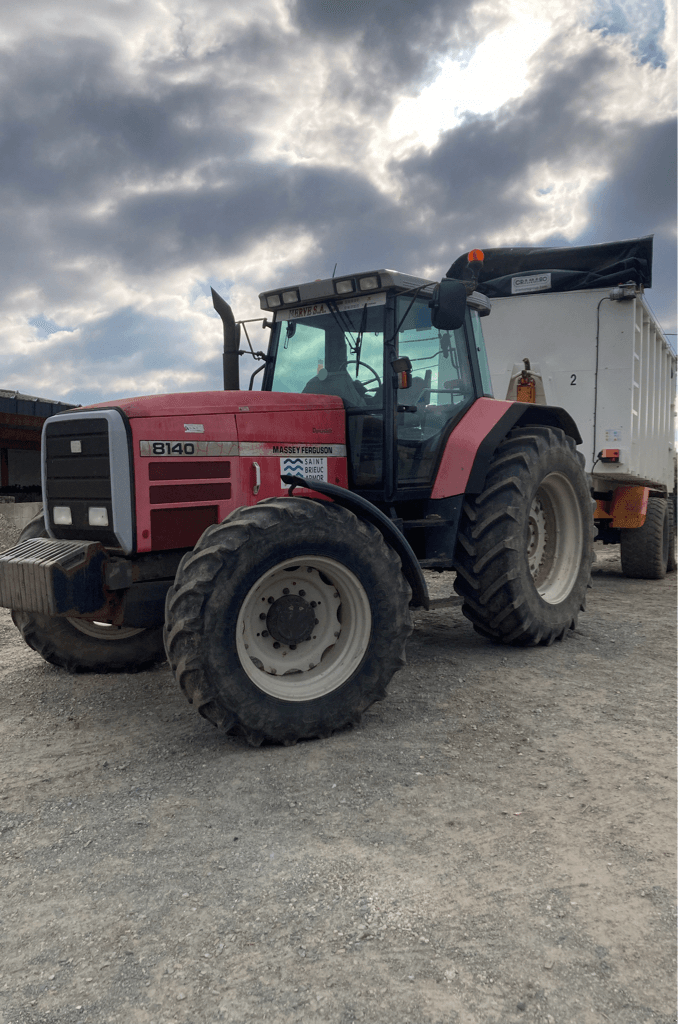 Traktor типа Massey Ferguson 8140 DT, Gebrauchtmaschine в TREMEUR (Фотография 1)