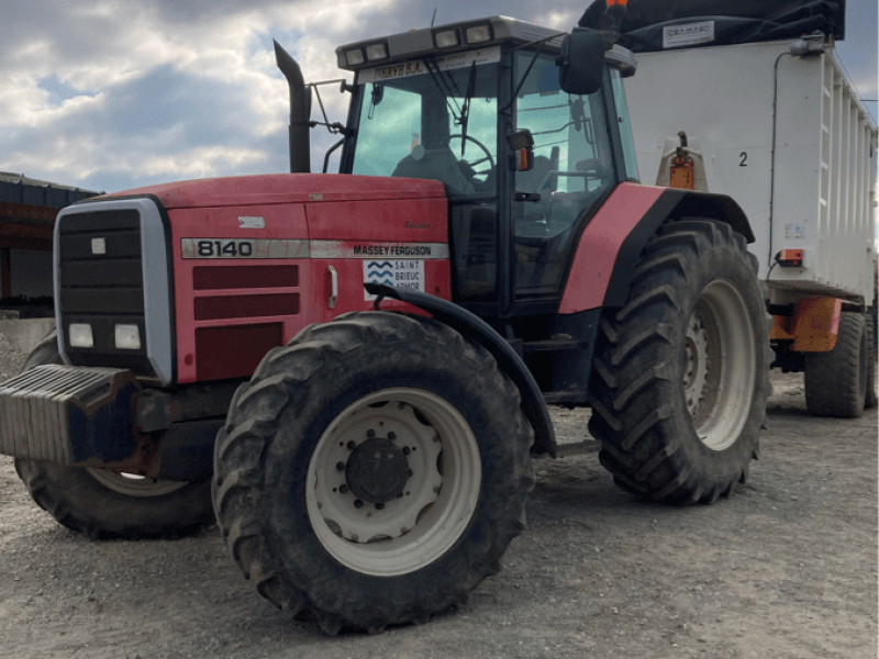 Traktor типа Massey Ferguson 8140 DT, Gebrauchtmaschine в TREMEUR