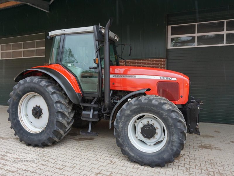 Traktor des Typs Massey Ferguson 8220 Dynashift 4, Gebrauchtmaschine in Borken (Bild 1)