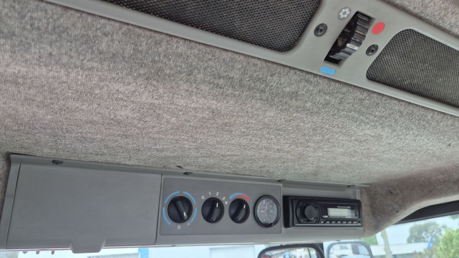 Traktor от тип Massey Ferguson 8220 Dynashift, Gebrauchtmaschine в Schoonebeek (Снимка 11)