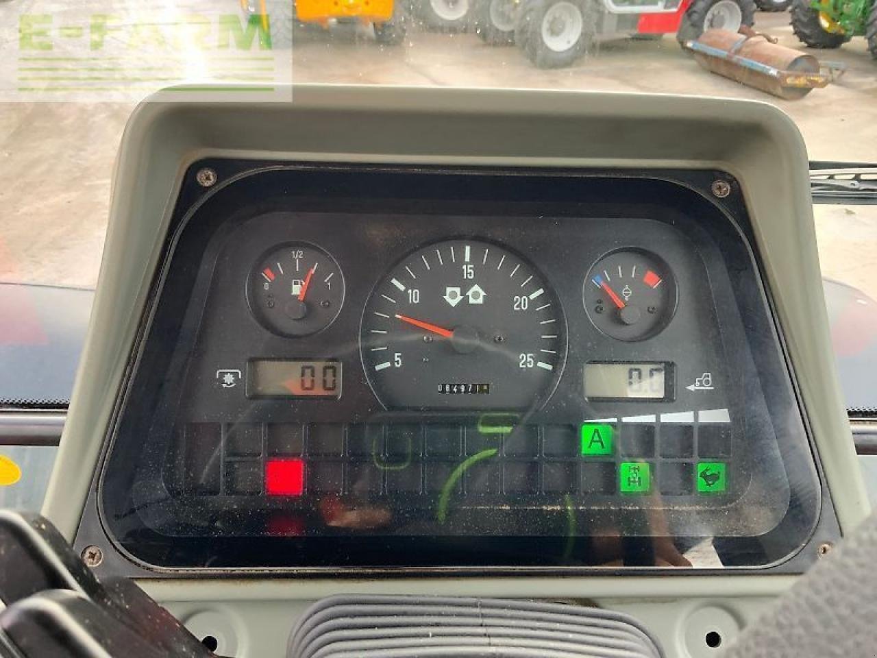 Traktor типа Massey Ferguson 8220 xtra power control tractor (st24304) Xtra, Gebrauchtmaschine в SHAFTESBURY (Фотография 20)