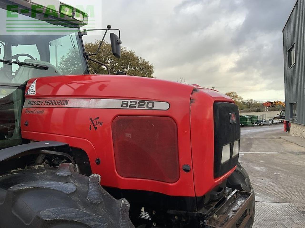 Traktor типа Massey Ferguson 8220 xtra power control tractor (st24304) Xtra, Gebrauchtmaschine в SHAFTESBURY (Фотография 12)
