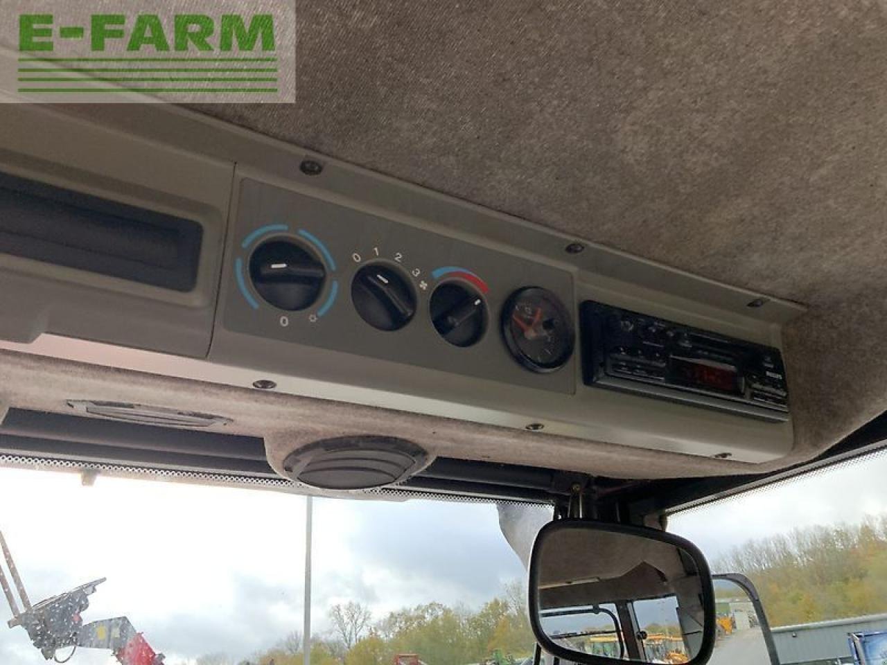 Traktor of the type Massey Ferguson 8220 xtra power control tractor (st24304) Xtra, Gebrauchtmaschine in SHAFTESBURY (Picture 23)