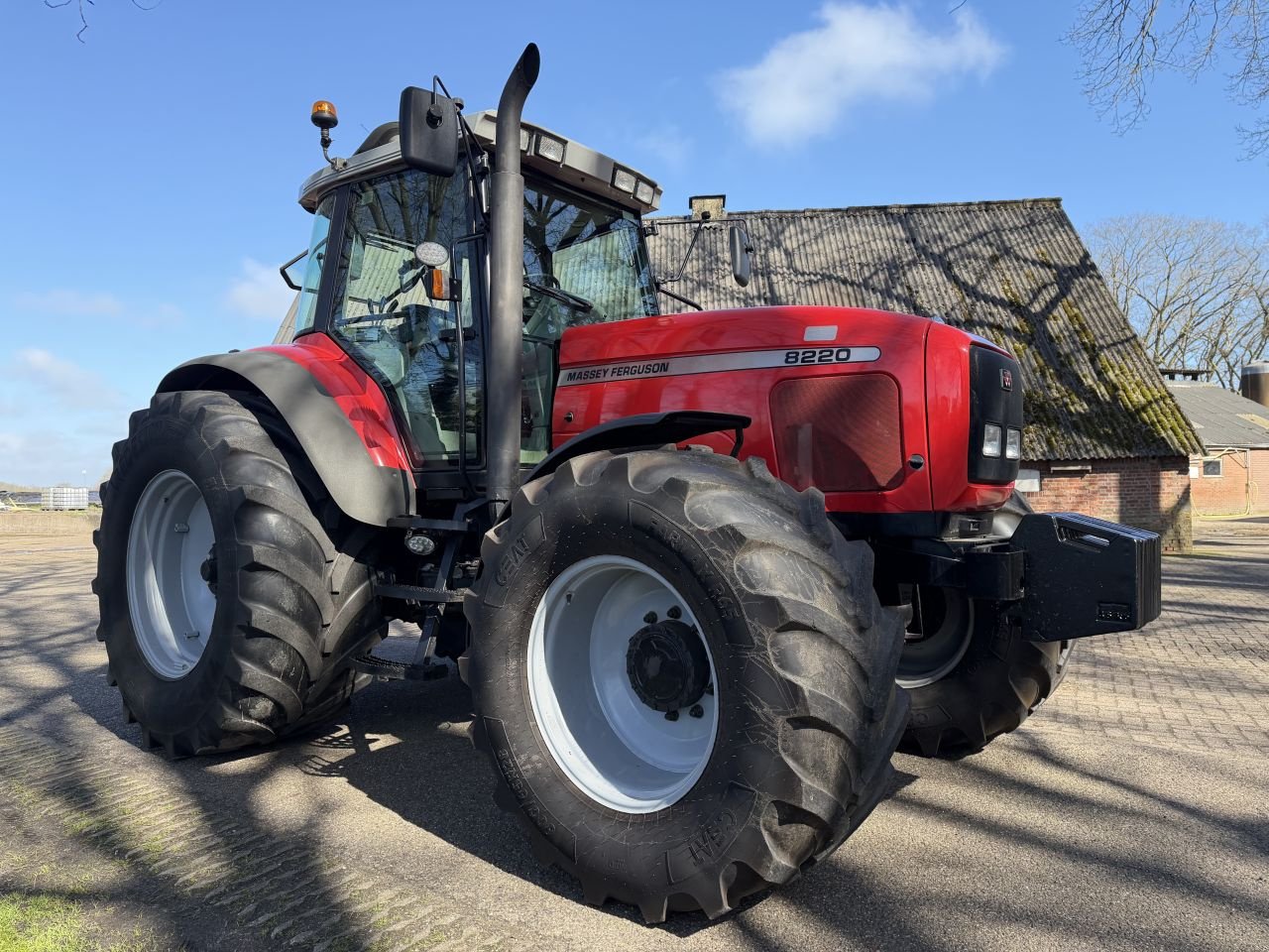 Traktor of the type Massey Ferguson 8220, Gebrauchtmaschine in Rossum (Picture 2)