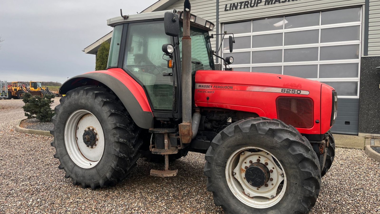 Traktor typu Massey Ferguson 8250 Powercontrol, Gebrauchtmaschine v Lintrup (Obrázek 16)