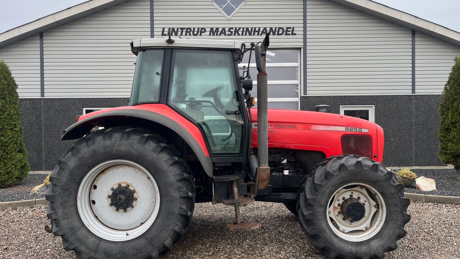 Traktor typu Massey Ferguson 8250 Powercontrol, Gebrauchtmaschine v Lintrup (Obrázek 8)