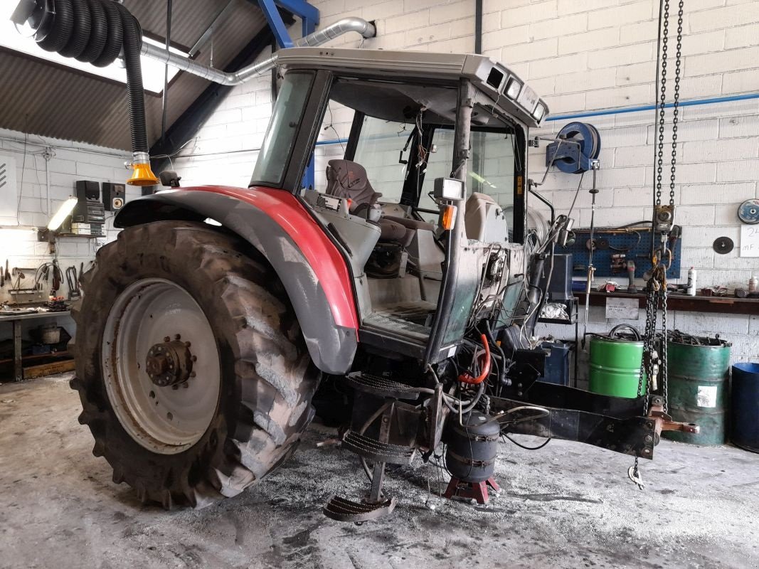 Traktor des Typs Massey Ferguson 8250, Gebrauchtmaschine in Viborg (Bild 2)
