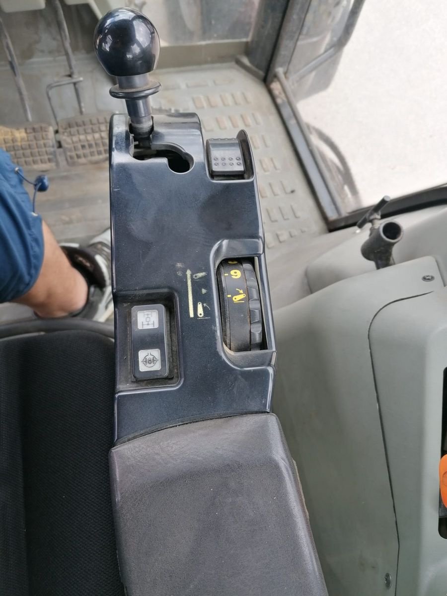 Traktor типа Massey Ferguson 8280-4, Gebrauchtmaschine в Burgkirchen (Фотография 12)