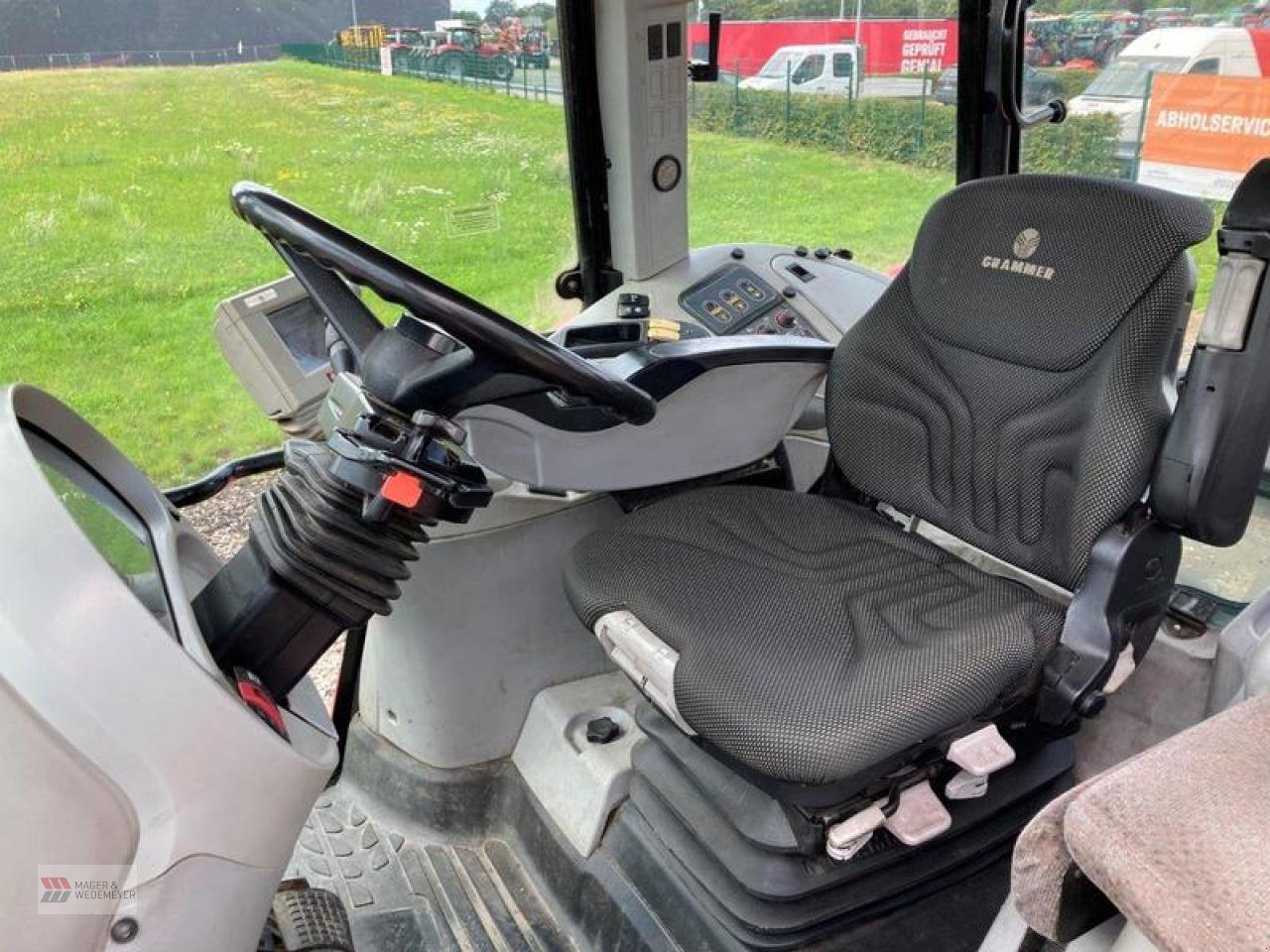 Traktor des Typs Massey Ferguson 8460 DYNA VT, Gebrauchtmaschine in Oyten (Bild 8)