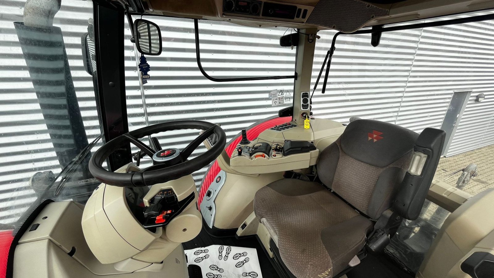 Traktor типа Massey Ferguson 8660 Dyna-V, Gebrauchtmaschine в Horsens (Фотография 9)