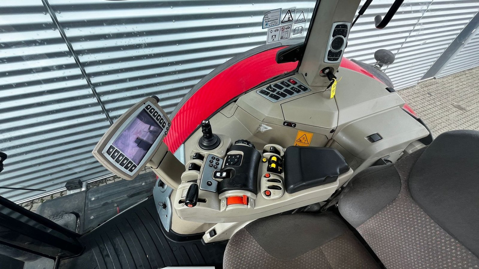 Traktor типа Massey Ferguson 8660 Dyna-V, Gebrauchtmaschine в Horsens (Фотография 8)