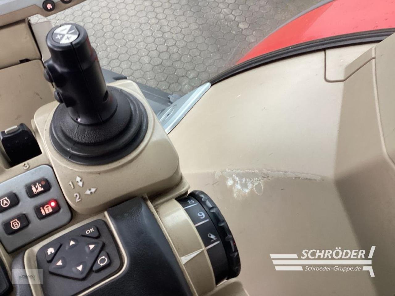 Traktor от тип Massey Ferguson 8670 DYNA-VT EXCELLENCE, Gebrauchtmaschine в Norden (Снимка 4)