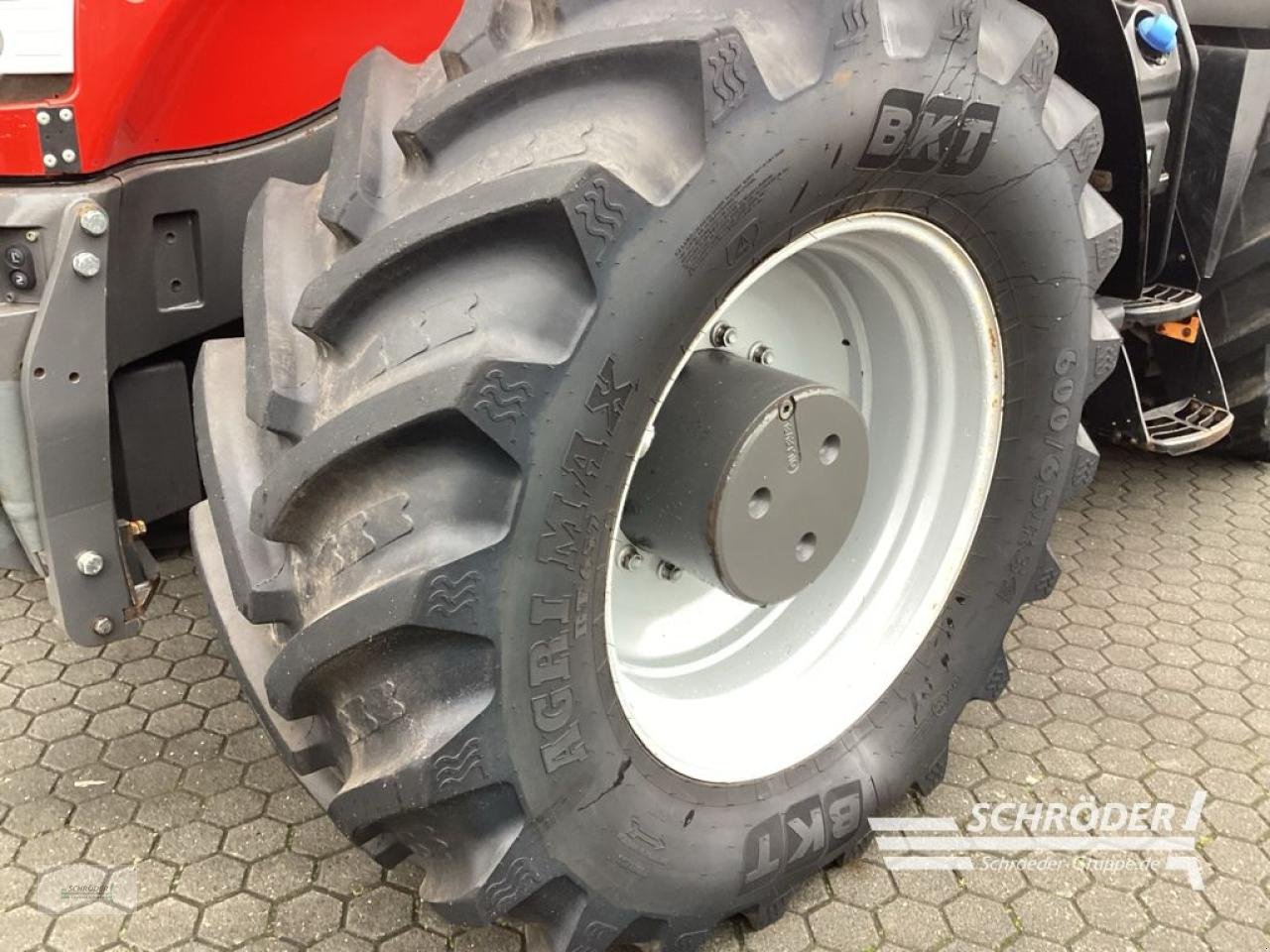 Traktor от тип Massey Ferguson 8670 DYNA-VT EXCELLENCE, Gebrauchtmaschine в Norden (Снимка 8)