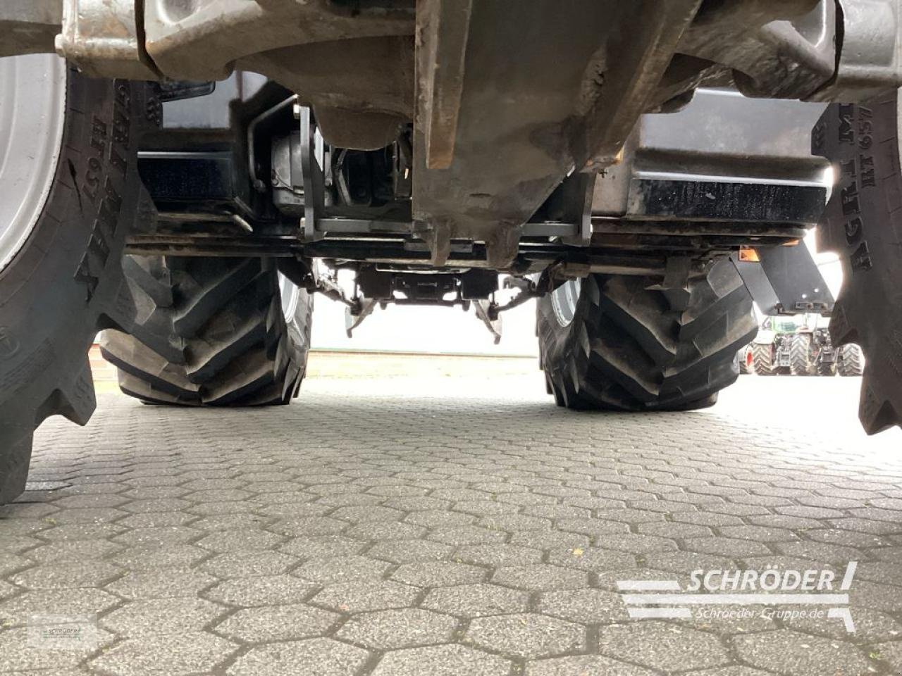 Traktor от тип Massey Ferguson 8670 DYNA-VT EXCELLENCE, Gebrauchtmaschine в Norden (Снимка 10)