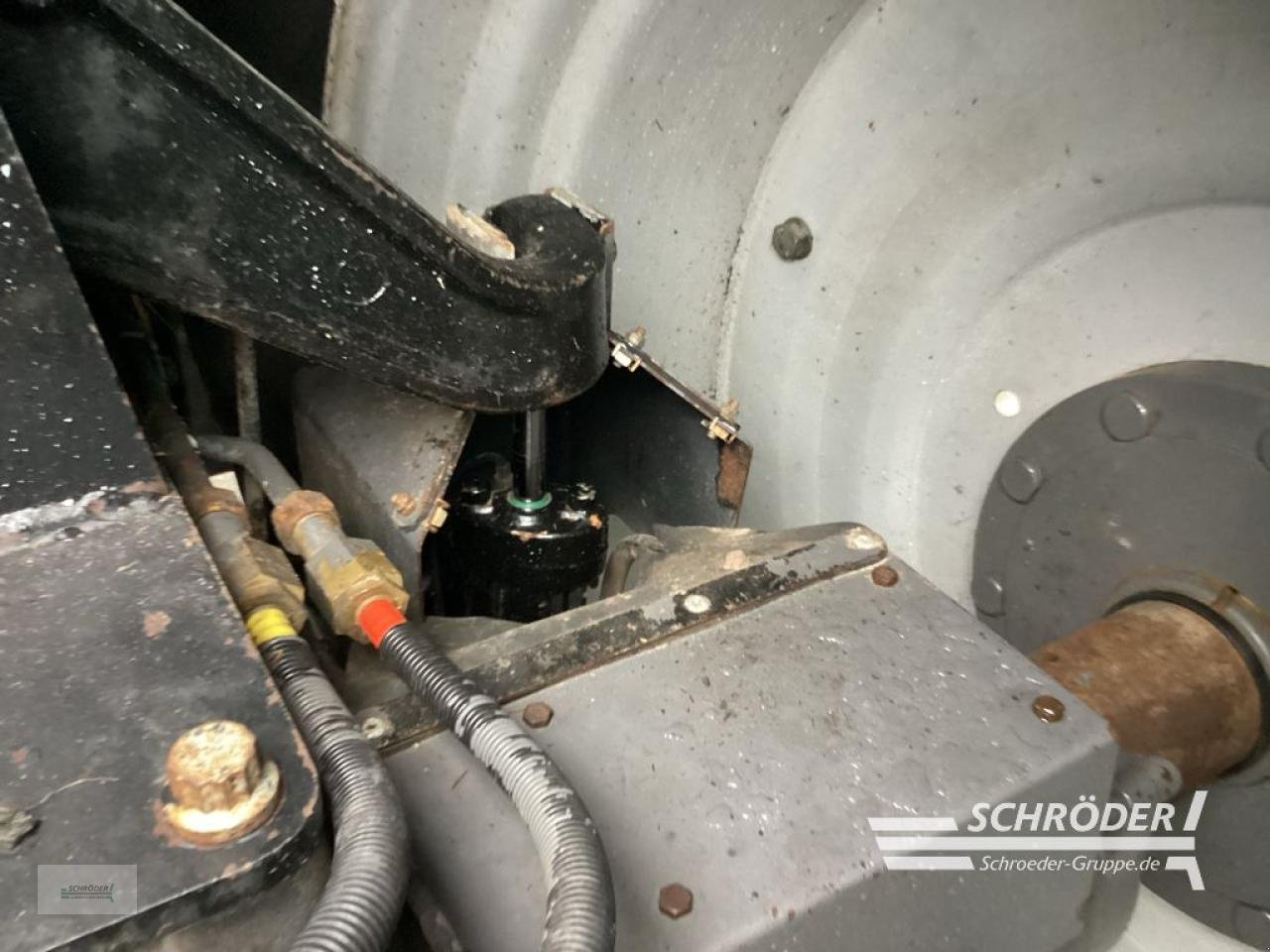 Traktor от тип Massey Ferguson 8670 DYNA-VT EXCELLENCE, Gebrauchtmaschine в Norden (Снимка 13)