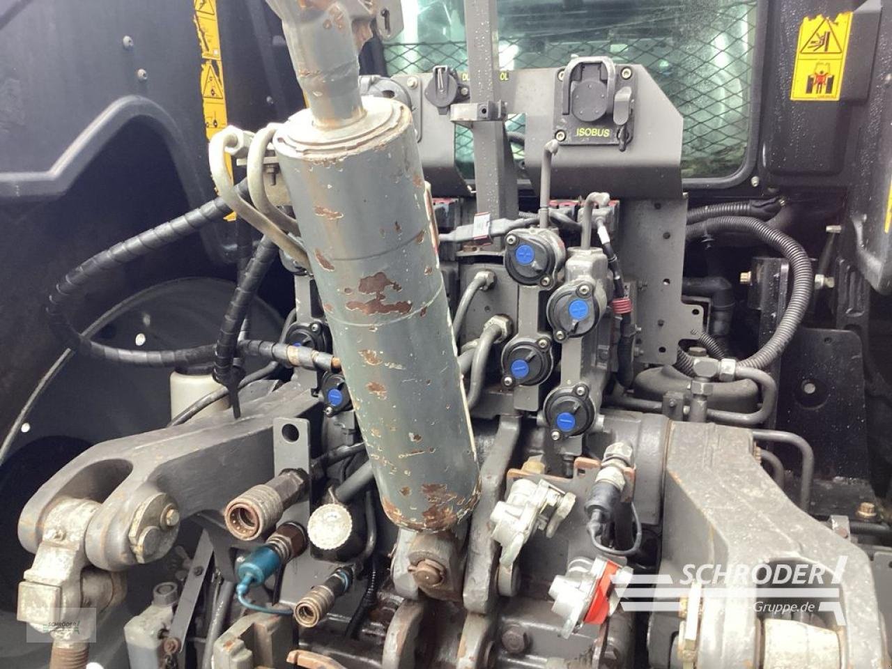 Traktor типа Massey Ferguson 8670 DYNA-VT EXCELLENCE, Gebrauchtmaschine в Norden (Фотография 21)