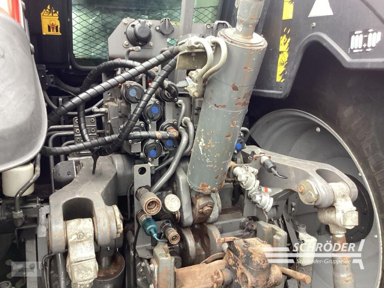 Traktor типа Massey Ferguson 8670 DYNA-VT EXCELLENCE, Gebrauchtmaschine в Norden (Фотография 22)