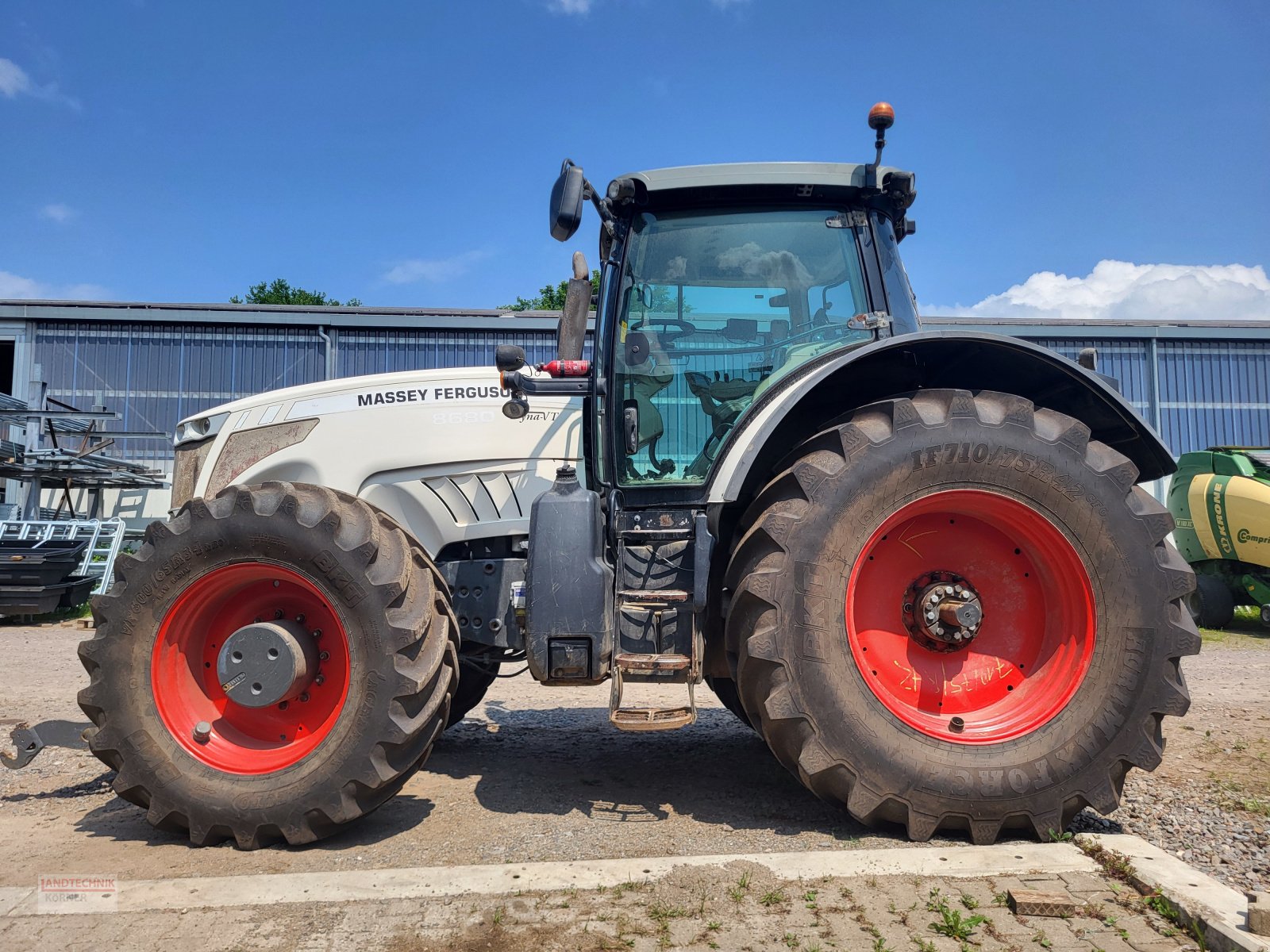 Traktor typu Massey Ferguson 8680 Dyna VT, Gebrauchtmaschine v Kirkel-Altstadt (Obrázek 2)