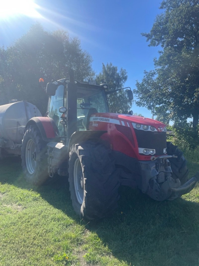 Traktor Türe ait Massey Ferguson 8690, Gebrauchtmaschine içinde Plau am See / OT Klebe (resim 3)