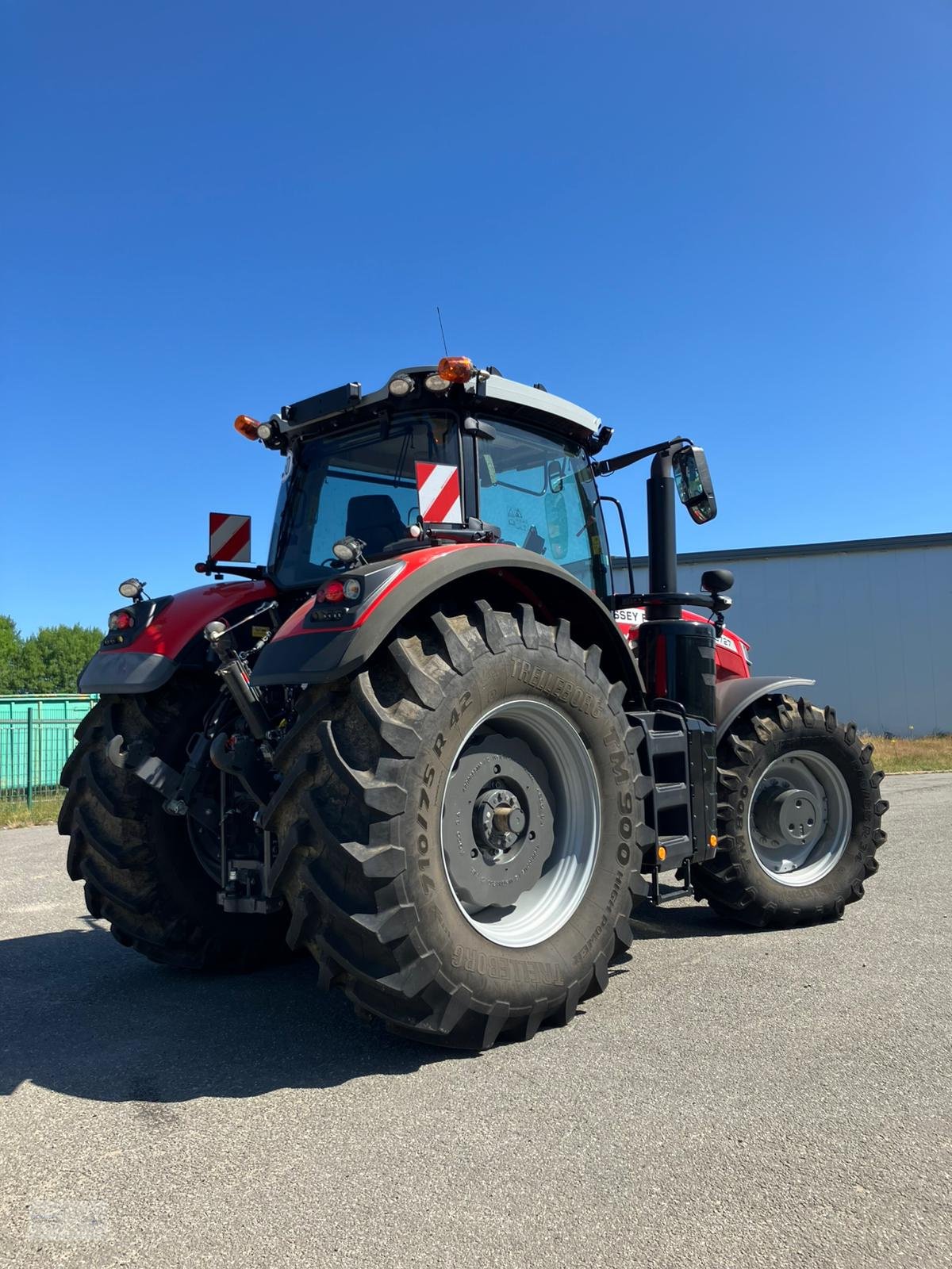 Traktor des Typs Massey Ferguson 8727 S Dyna VT, Neumaschine in Konken (Bild 4)