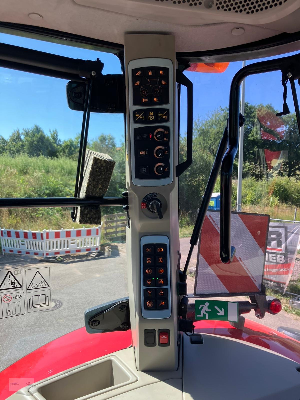 Traktor des Typs Massey Ferguson 8727 S Dyna VT, Neumaschine in Konken (Bild 9)