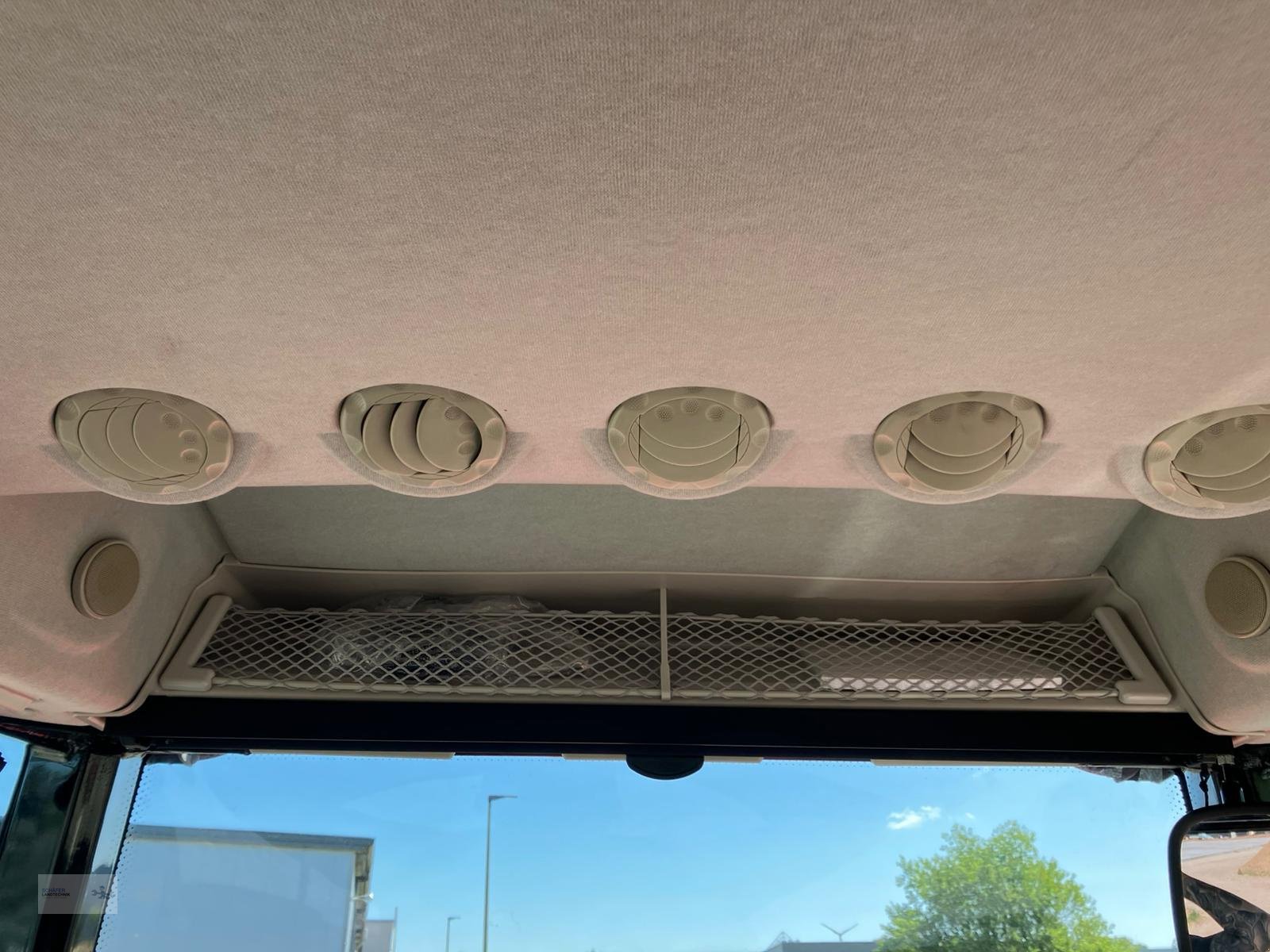 Traktor des Typs Massey Ferguson 8727 S Dyna VT, Neumaschine in Konken (Bild 13)