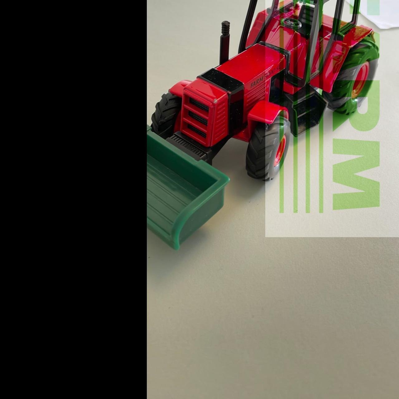 Traktor des Typs Massey Ferguson 8727S, Gebrauchtmaschine in Hamburg (Bild 1)