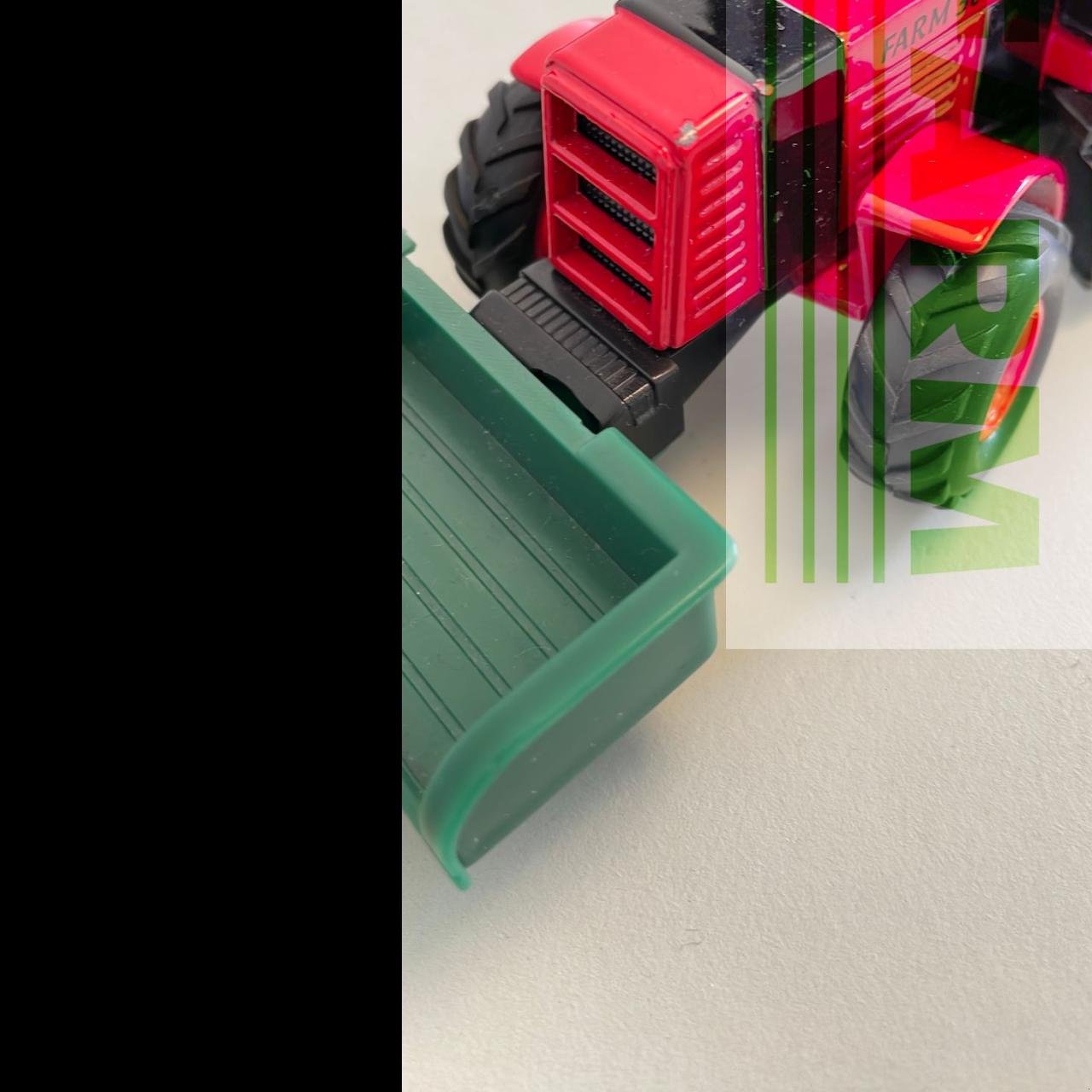 Traktor des Typs Massey Ferguson 8727S, Gebrauchtmaschine in Hamburg (Bild 2)