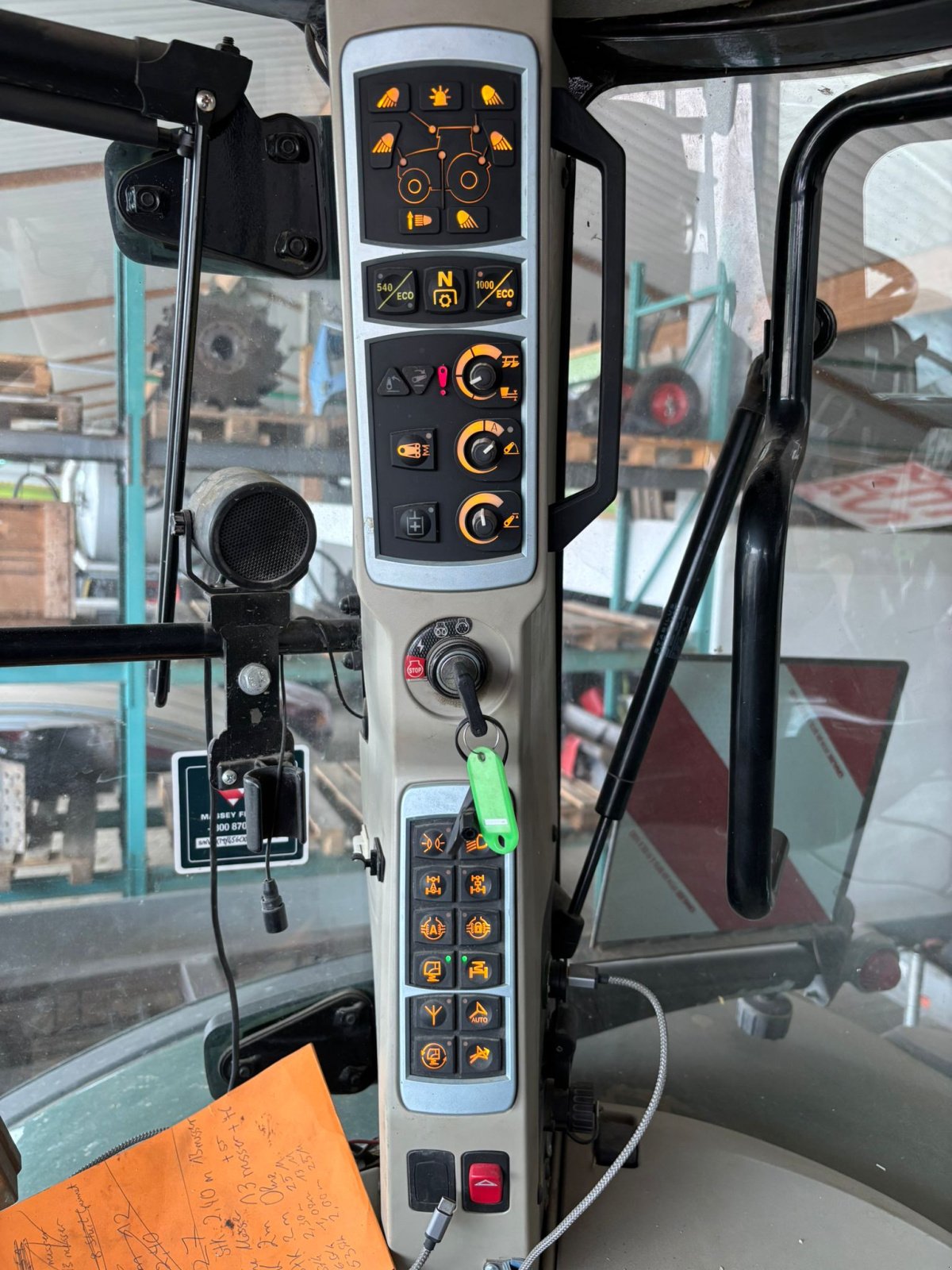 Traktor of the type Massey Ferguson 8730 Dyna VT, Gebrauchtmaschine in Wiedergeltingen (Picture 13)