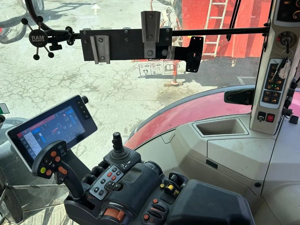 Traktor des Typs Massey Ferguson 8730S EXCLUSIVE, Gebrauchtmaschine in JOSSELIN (Bild 2)