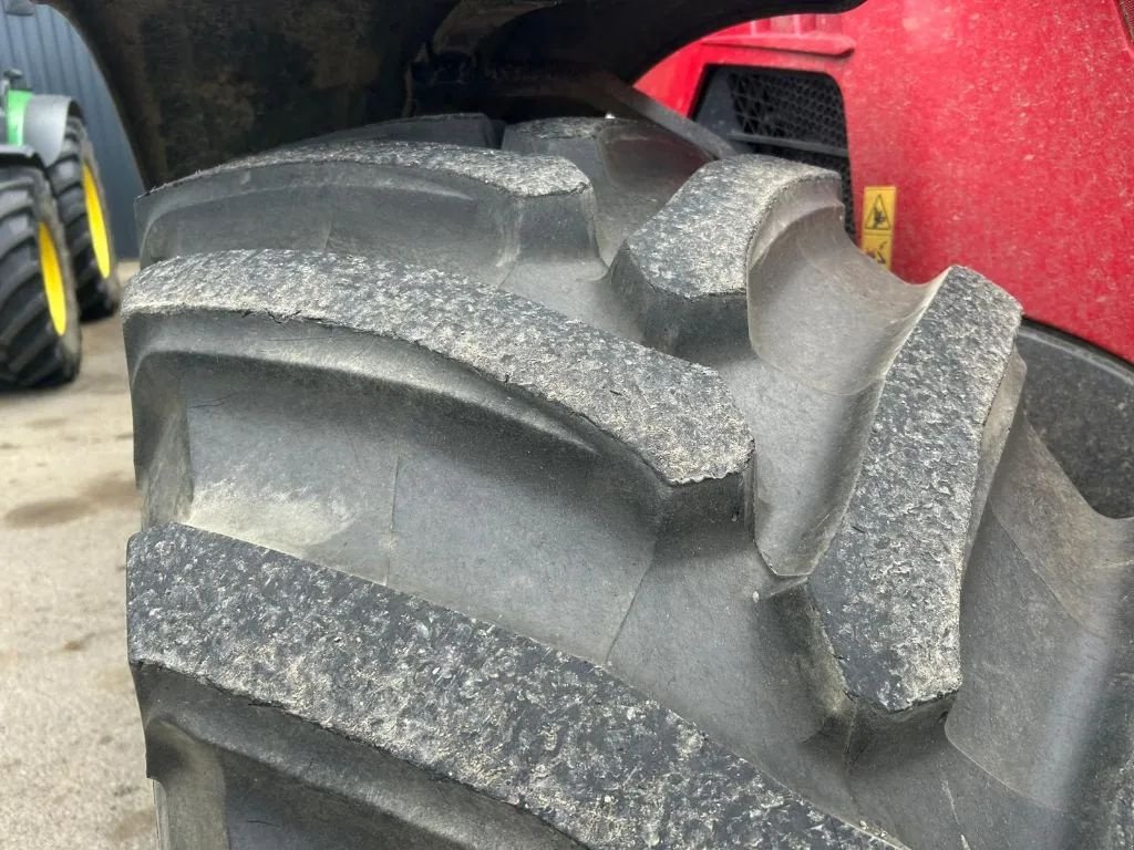 Traktor типа Massey Ferguson 8732S EXCLUSIVE, Gebrauchtmaschine в JOSSELIN (Фотография 7)