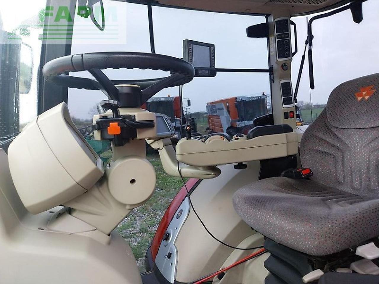 Traktor typu Massey Ferguson 8735 dvt, Gebrauchtmaschine v SOFIA (Obrázek 9)