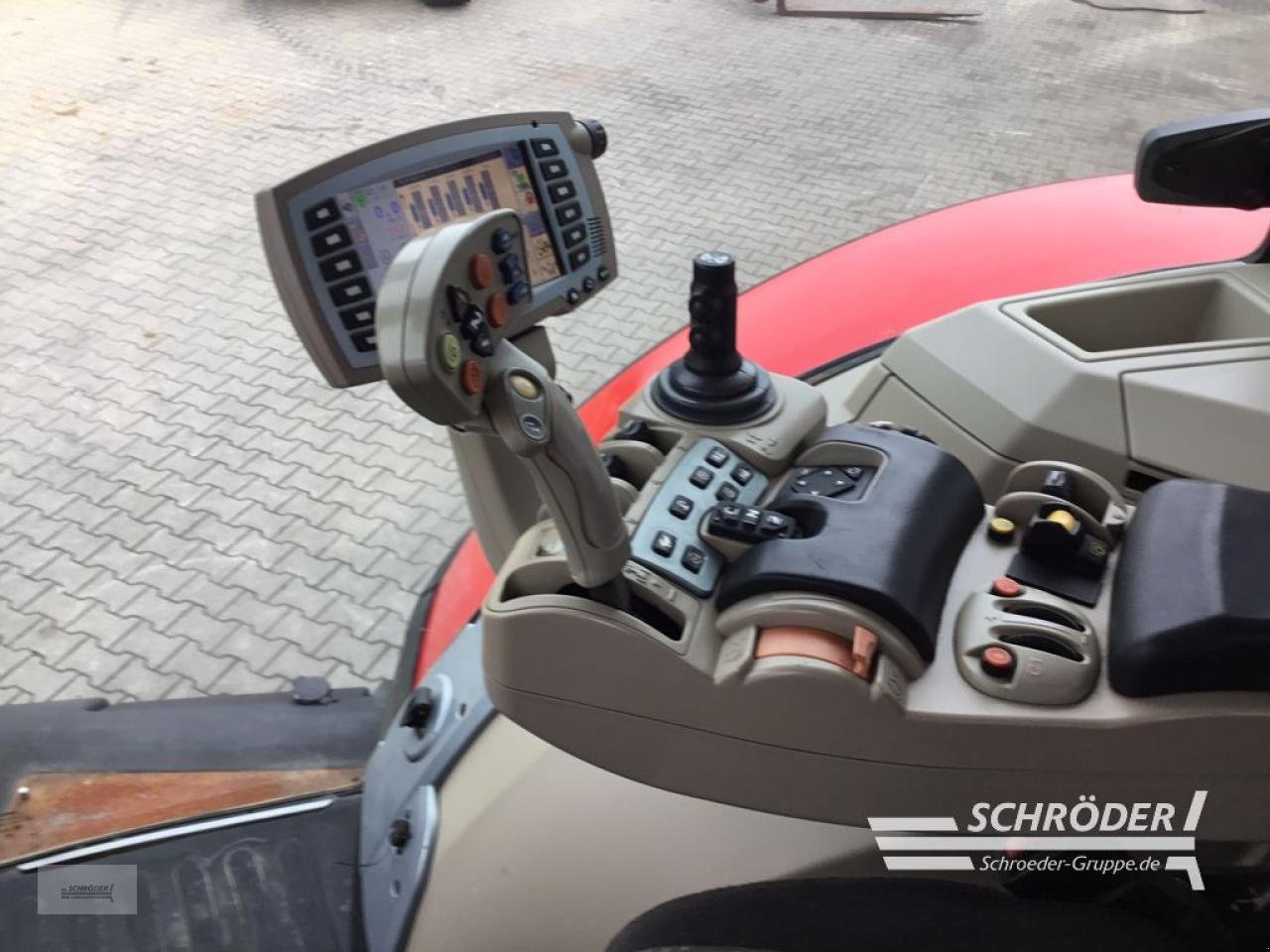 Traktor des Typs Massey Ferguson 8735 DYNA-VT, Gebrauchtmaschine in Wildeshausen (Bild 13)