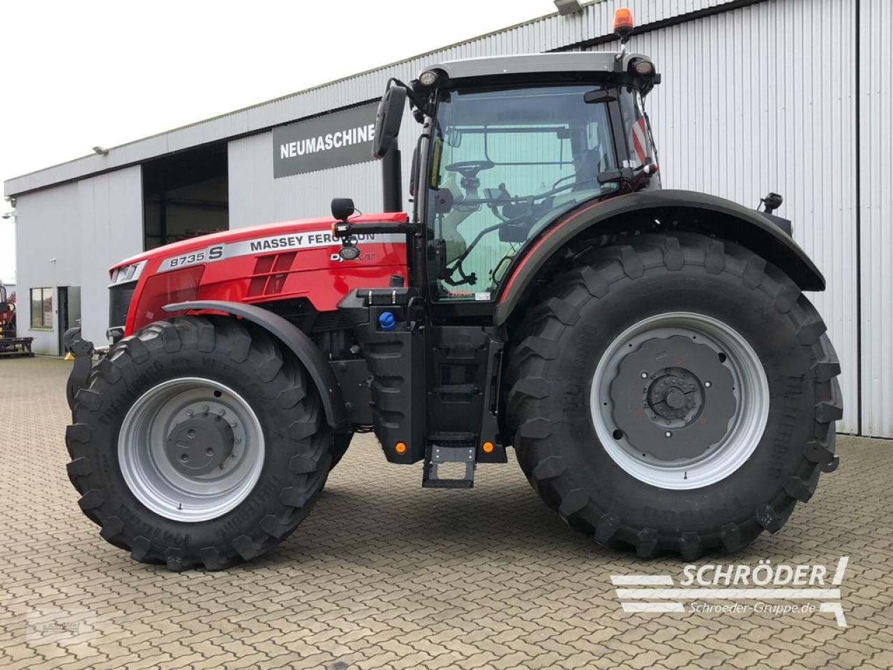 Traktor des Typs Massey Ferguson 8735 S DYNA-VT NEW EXCLUSIVE, Neumaschine in Ahlerstedt (Bild 5)